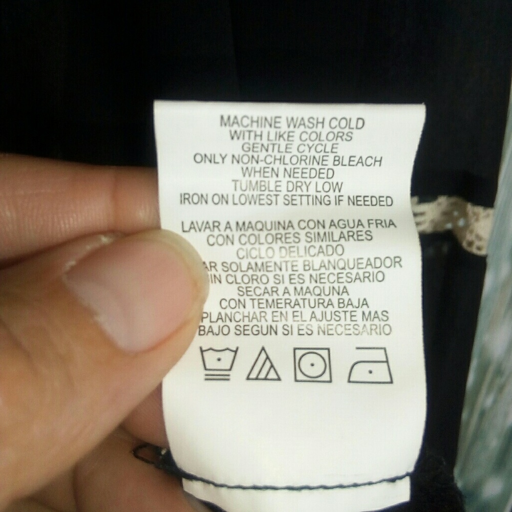 GB sheer long bell sleeve w pleated bib bl… - Picture 7 of 7